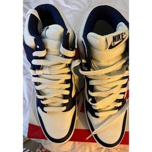 Nike Women's Blue and White Sneakers